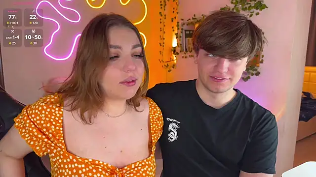 Snapshot of RobertAndLinela chatting on 10-18-25, 11:55 RobertAndLinela online show from 10-18-25, 11:55