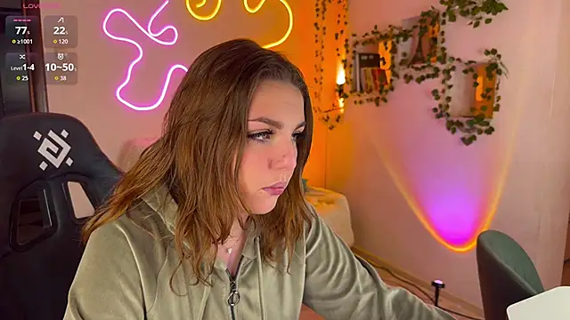 Snapshot of RobertAndLinela chatting on 10-22-25, 12:49 RobertAndLinela online show from 10-22-25, 12:49