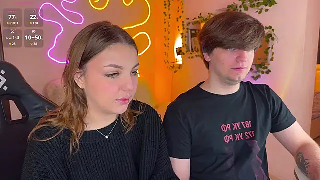 Snapshot of RobertAndLinela chatting on 11-19-25, 12:38 RobertAndLinela online show from 11-19-25, 12:38