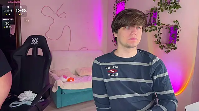 Snapshot of RobertAndLinela chatting on 12-02-25, 03:12 RobertAndLinela online show from 12-02-25, 03:12