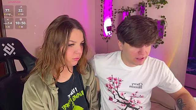 Snapshot of RobertAndLinela chatting on 01-12-26, 09:03 RobertAndLinela online show from 01-12-26, 09:03