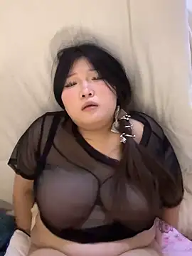 Snapshot of Happyou2 chatting on 01-24-25, 04:17 Happyou2 online show from 01-24-25, 04:17