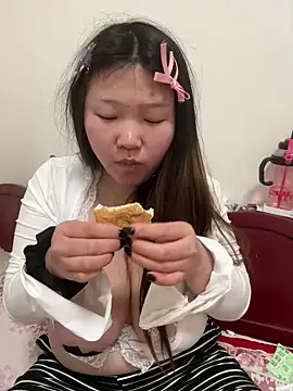 Snapshot of Happyou2 chatting on 03-14-25, 12:29 Happyou2 online show from 03-14-25, 12:29