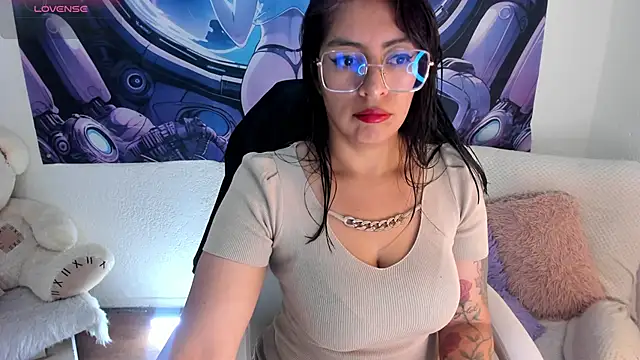 Snapshot of Irene_Grey20 chatting on 09-30-25, 01:43 Irene Grey20 online show from 09-30-25, 01:43