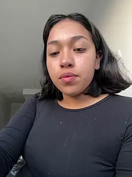 IsabellRodriguez18 online show from 12-19-25, 10:28