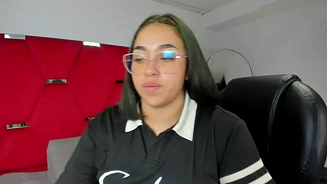 IsabellRodriguez18 online show from 01-10-26, 03:41