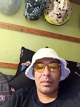 Snapshot of zeus2630 chatting on 03-29-26, 12:32 zeus2630 online show from 03-29-26, 12:32