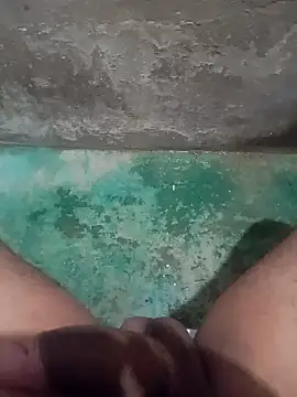 Snapshot of yaxom33 chatting on 03-11-26, 12:05 yaxom33 online show from 03-11-26, 12:05