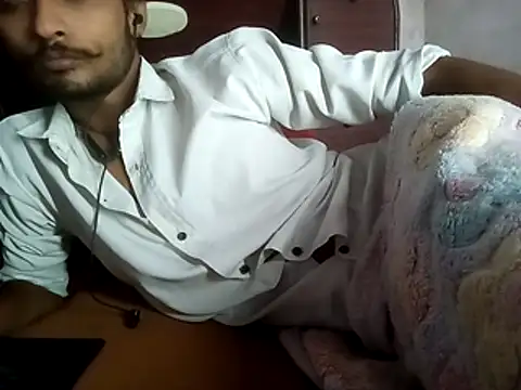 Snapshot of IamRentedBoybfriend chatting on 11-17-25, 04:13 IamRentedBoybfriend online show from 11-17-25, 04:13