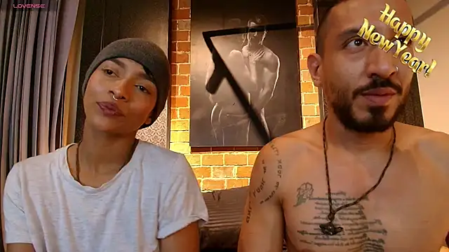 Snapshot of AntonAndSofii chatting on 01-06-25, 03:42 AntonAndSofii online show from 01-06-25, 03:42