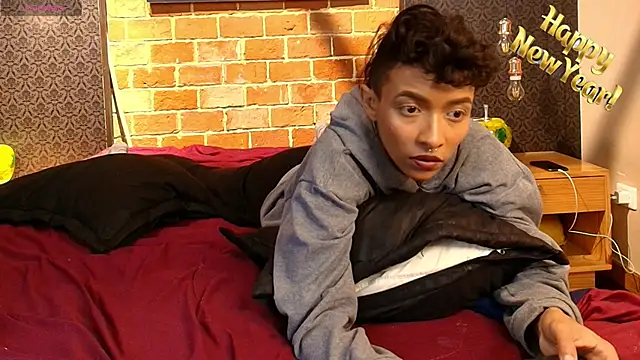 Snapshot of AntonAndSofii chatting on 01-06-25, 10:57 AntonAndSofii online show from 01-06-25, 10:57