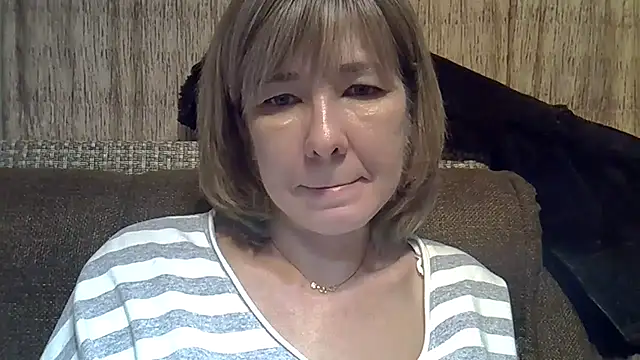 Snapshot of EllaJohnsonX chatting on 12-29-24, 07:00 EllaJohnsonX online show from 12-29-24, 07:00