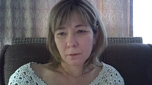 Snapshot of EllaJohnsonX chatting on 01-04-25, 11:00 EllaJohnsonX online show from 01-04-25, 11:00