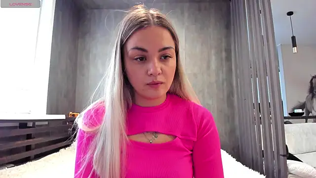 Snapshot of Mia___murrr chatting on 11-14-25, 03:16 Mia murrr online show from 11-14-25, 03:16