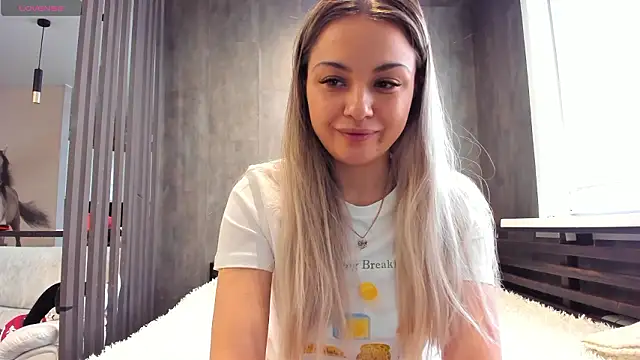 Snapshot of Mia___murrr chatting on 03-08-26, 03:21 Mia murrr online show from 03-08-26, 03:21