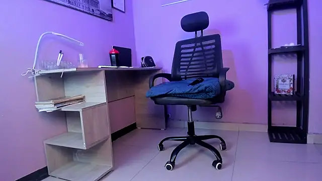 Snapshot of Samantha__cooper chatting on 03-04-26, 11:49 Samantha cooper online show from 03-04-26, 11:49