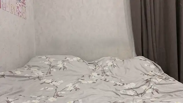 Snapshot of emodreamgirl chatting on 03-11-26, 07:20 emodreamgirl online show from 03-11-26, 07:20