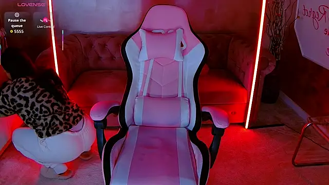 Snapshot of evanew_ chatting on 12-03-25, 04:42 evanew online show from 12-03-25, 04:42