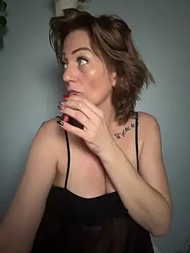 Snapshot of AlessasRoom chatting on 10-10-25, 07:40 AlessasRoom online show from 10-10-25, 07:40