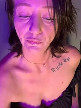 Snapshot of AlessasRoom chatting on 03-12-26, 10:49 AlessasRoom online show from 03-12-26, 10:49