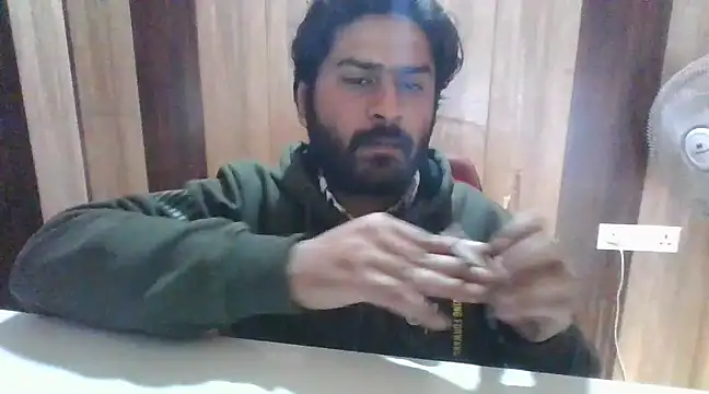 Snapshot of indihotguy chatting on 02-06-25, 10:59 indihotguy online show from 02-06-25, 10:59