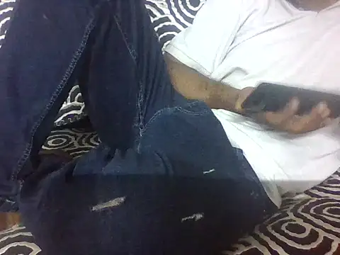 Snapshot of indihotguy chatting on 06-21-26, 02:41 indihotguy online show from 06-21-26, 02:41