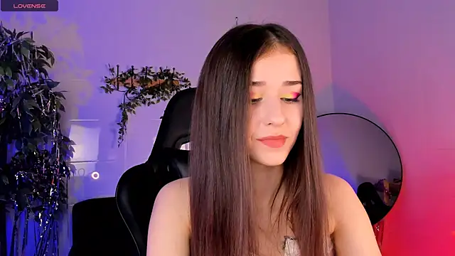 Snapshot of Moon_Sophi chatting on 12-30-24, 03:02 Moon Sophi online show from 12-30-24, 03:02