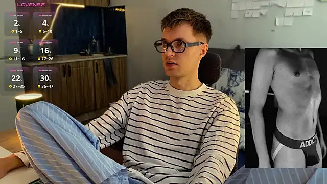 Leonnextdoor online show from 02-26-26, 04:00