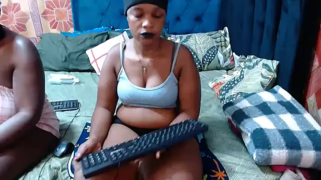 Thickbootykim online show from 03-06-26, 04:14