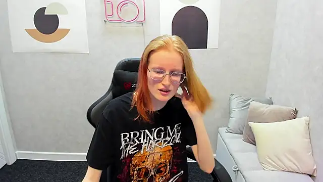 Snapshot of ElizabethHarpper chatting on 01-08-25, 04:34 ElizabethHarpper online show from 01-08-25, 04:34