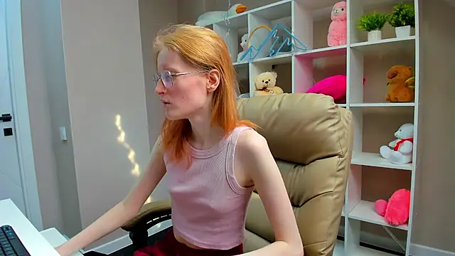 Snapshot of ElizabethHarpper chatting on 03-12-25, 08:19 ElizabethHarpper online show from 03-12-25, 08:19