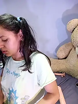 Snapshot of Danni_shy chatting on 01-25-25, 12:06 Danni shy online show from 01-25-25, 12:06