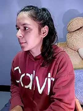 Snapshot of Danni_shy chatting on 01-29-25, 12:43 Danni shy online show from 01-29-25, 12:43
