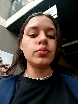 Snapshot of Danni_shy chatting on 02-25-25, 09:24 Danni shy online show from 02-25-25, 09:24