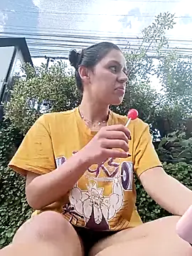 Snapshot of Danni_shy chatting on 02-27-25, 06:53 Danni shy online show from 02-27-25, 06:53