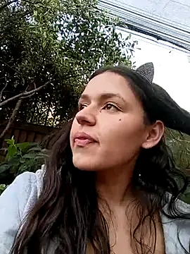 Snapshot of Danni_shy chatting on 03-13-25, 05:18 Danni shy online show from 03-13-25, 05:18