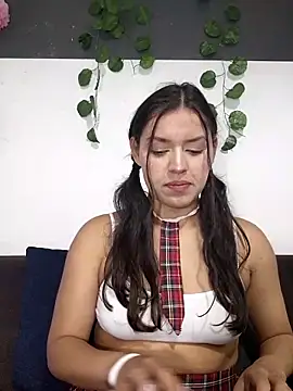 Snapshot of Danni_shy chatting on 09-09-25, 01:27 Danni shy online show from 09-09-25, 01:27