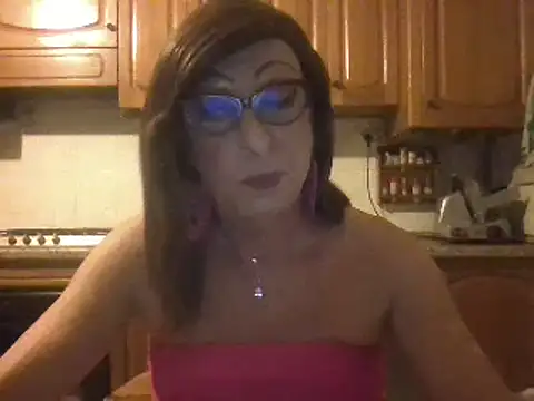 Snapshot of Tiabet chatting on 10-21-25, 07:58 Tiabet online show from 10-21-25, 07:58