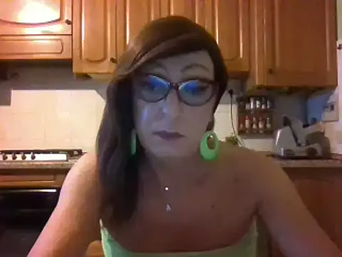 Snapshot of Tiabet chatting on 02-04-26, 09:31 Tiabet online show from 02-04-26, 09:31