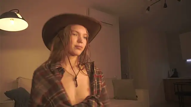 Snapshot of alittlestarrr chatting on 01-07-25, 02:10 alittlestarrr online show from 01-07-25, 02:10