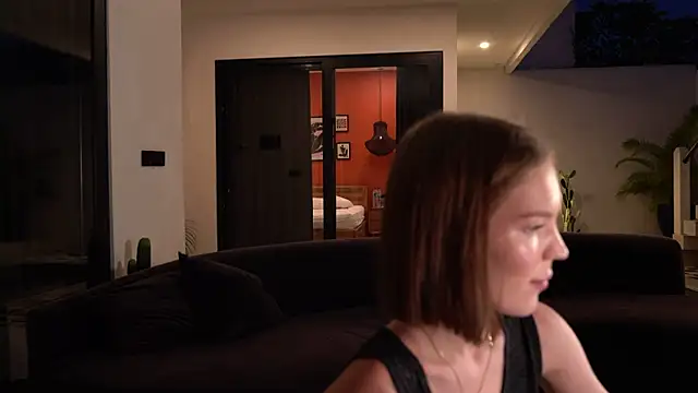 Snapshot of alittlestarrr chatting on 11-18-25, 10:41 alittlestarrr online show from 11-18-25, 10:41