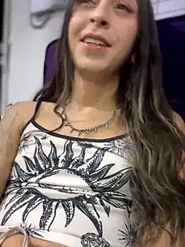Snapshot of Sara_Davina chatting on 06-14-26, 02:35 Sara Davina online show from 06-14-26, 02:35