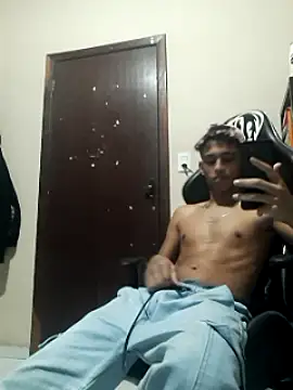 Snapshot of MALIK-PARVATI chatting on 01-01-25, 04:50 MALIK-PARVATI online show from 01-01-25, 04:50