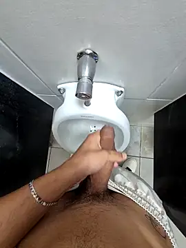 Snapshot of MALIK-PARVATI chatting on 11-23-25, 05:57 MALIK-PARVATI online show from 11-23-25, 05:57