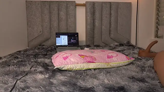 womantall99 online show from 03-12-25, 12:36