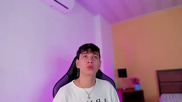 Brian-Ausslos online show from 12-29-24, 04:38