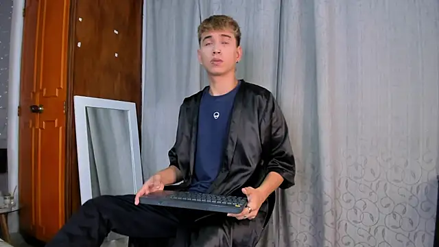 Brian-Ausslos online show from 01-30-25, 04:37