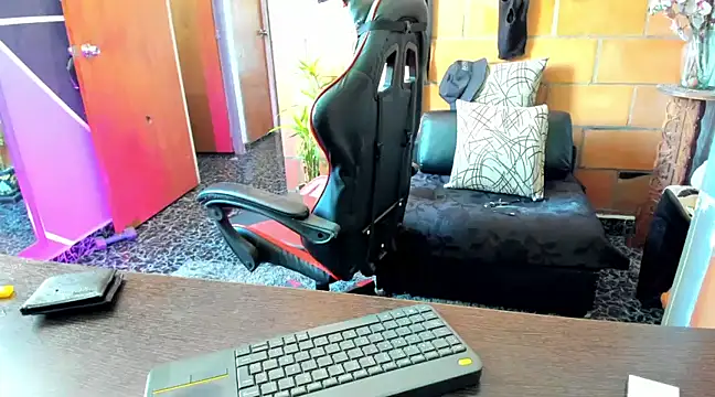 Adam Valenciia online show from 03-08-25, 03:13