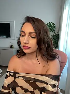 Snapshot of claraxjoyy chatting on 06-17-26, 04:30 claraxjoyy online show from 06-17-26, 04:30