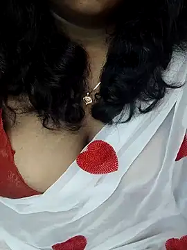 Snapshot of Rathi22 chatting on 06-20-26, 01:41 Rathi22 online show from 06-20-26, 01:41